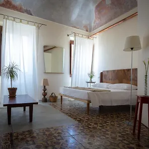 Piazza San Pantaleo Nocleg ze śniadaniem
